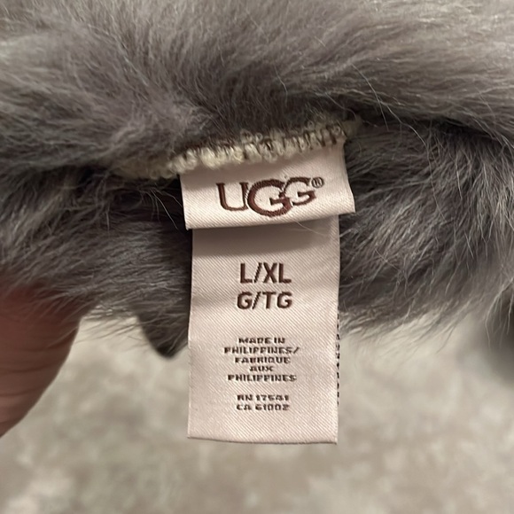 Brand New UGG Quilted All Weather Touchscreen Mittens Leather Palm Real Fur Cuff - Picture 11 of 16